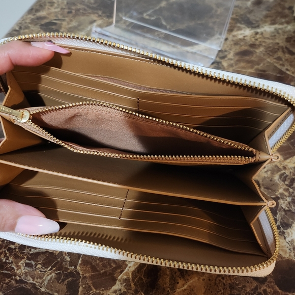 Coach Light Beige Monogram Zip Wallet NWOT - Picture 10 of 16